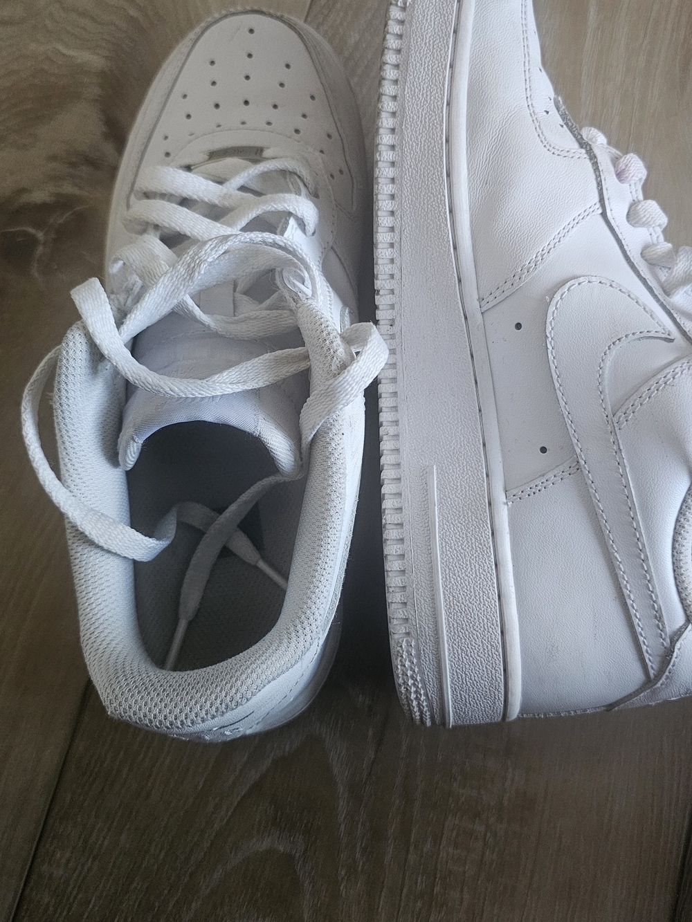 Men's Classic White Low-Top Leather Sneakers
